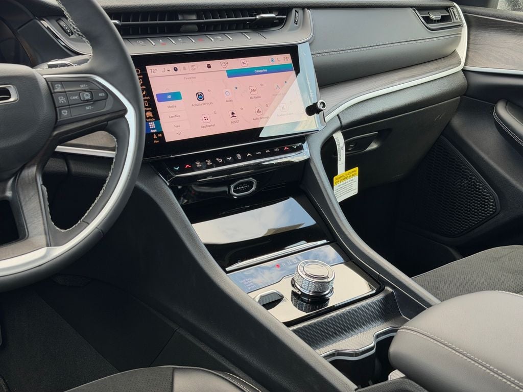 2026 Jeep Grand Cherokee Laredo Altitude