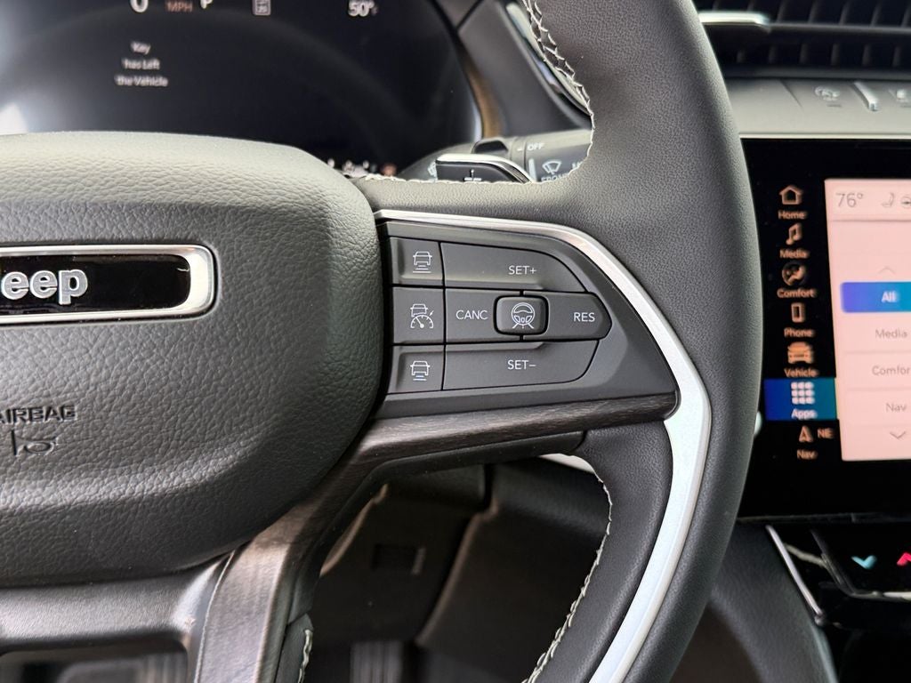 2026 Jeep Grand Cherokee Laredo Altitude