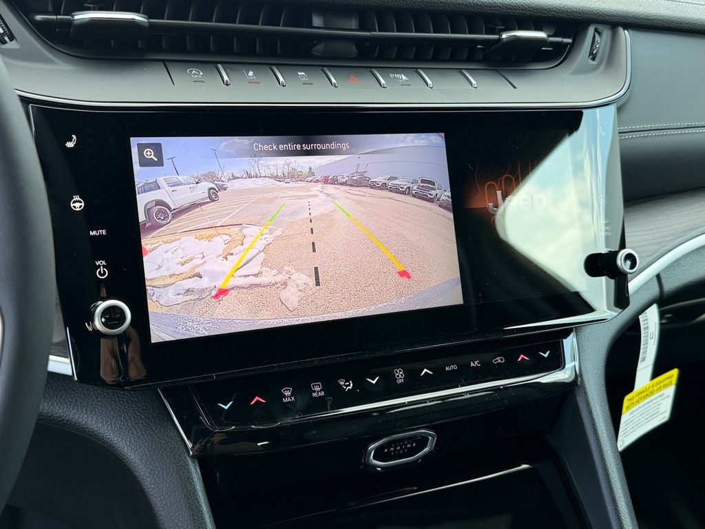 2026 Jeep Grand Cherokee Laredo Altitude