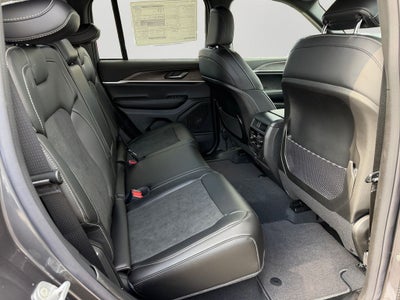 2026 Jeep Grand Cherokee Laredo Altitude