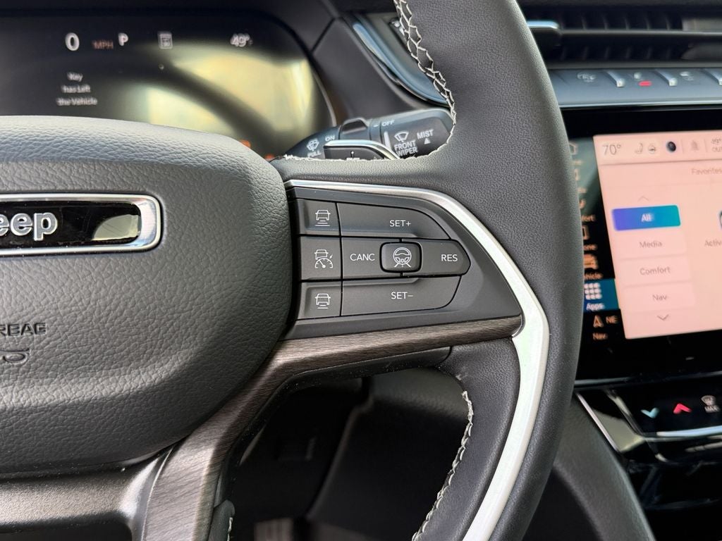 2026 Jeep Grand Cherokee Laredo Altitude