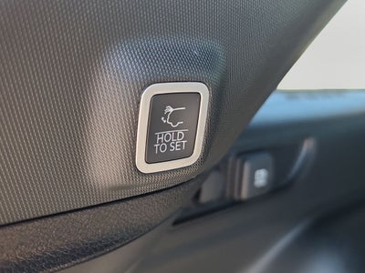 2025 Jeep Grand Cherokee Limited Dual-Pane Panoramic Sunroof