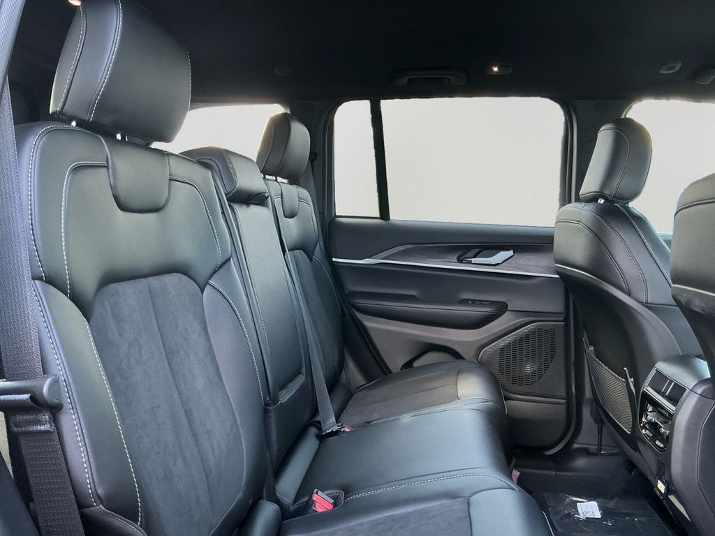 2026 Jeep Grand Cherokee Altitude