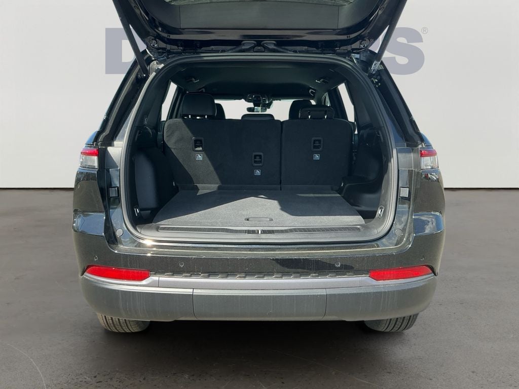2026 Jeep Grand Cherokee Altitude