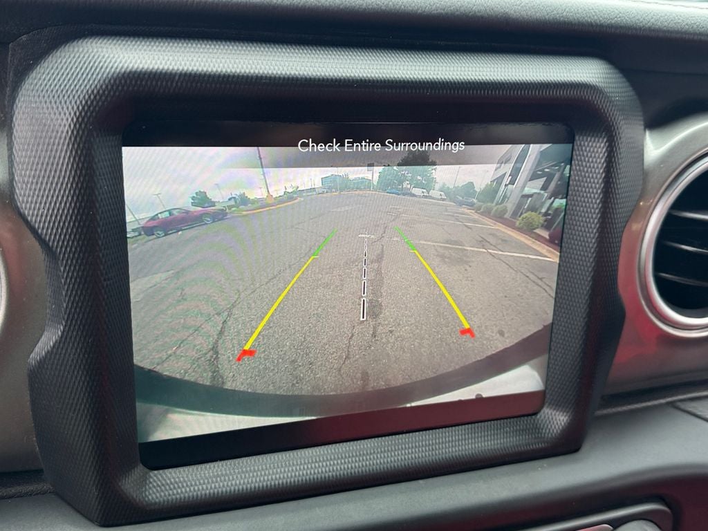 2020 Jeep Wrangler Unlimited Sahara 3.6L V6, GPS Navigation,