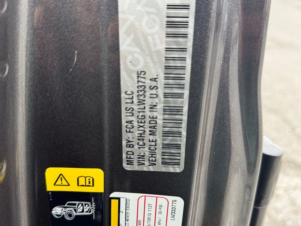 2020 Jeep Wrangler Unlimited Sahara 3.6L V6, GPS Navigation,