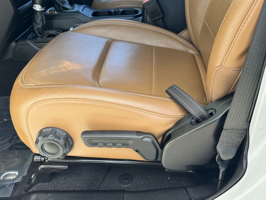2023 Jeep Wrangler Sahara 4xe Leather seats
