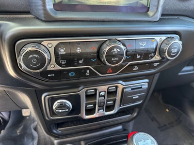 2023 Jeep Wrangler Sahara 4xe Leather seats