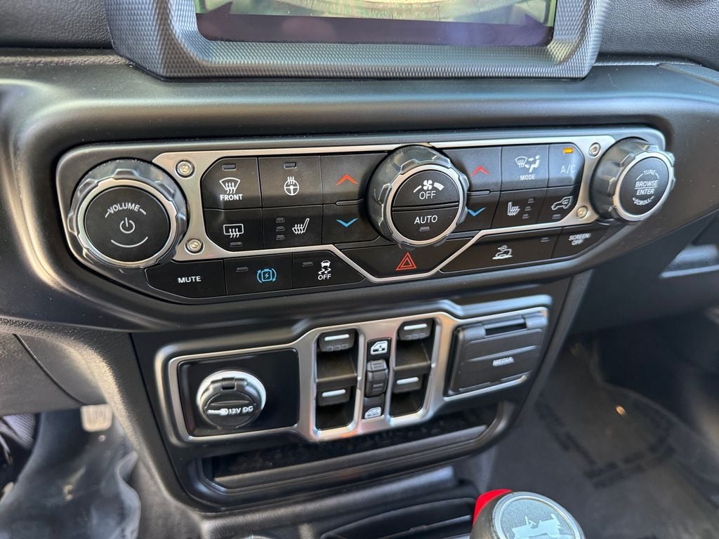 2023 Jeep Wrangler Sahara 4xe Leather seats