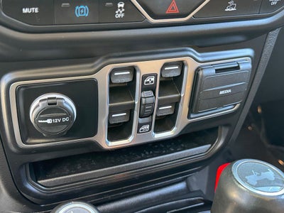 2023 Jeep Wrangler Sahara 4xe Leather seats