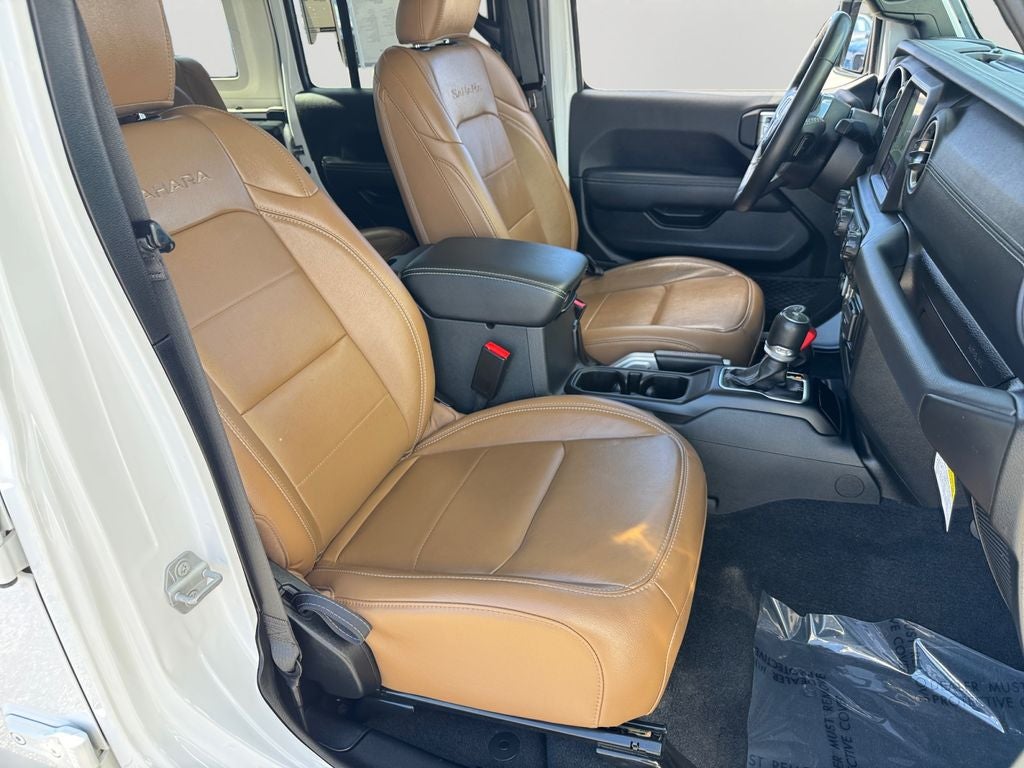 2023 Jeep Wrangler Sahara 4xe Leather seats