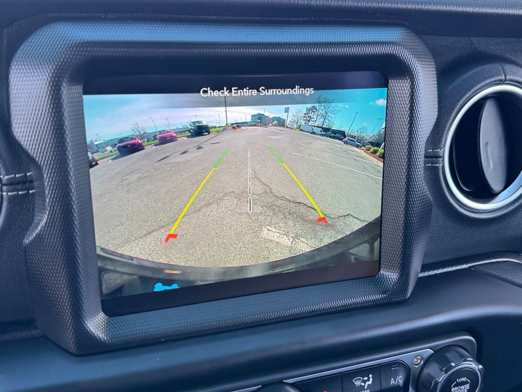 2023 Jeep Wrangler Sahara 4xe Sky One–Touch® Power–Top