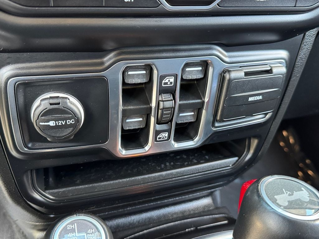 2023 Jeep Wrangler Sahara 4xe Sky One–Touch® Power–Top