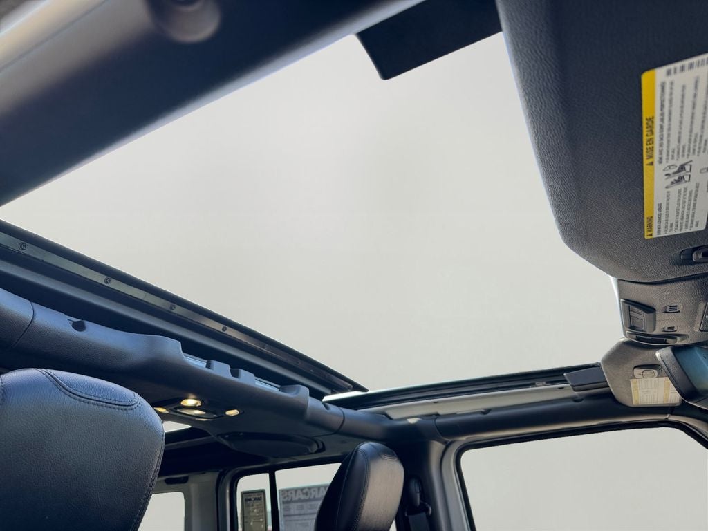 2023 Jeep Wrangler Sahara 4xe Sky One–Touch® Power–Top