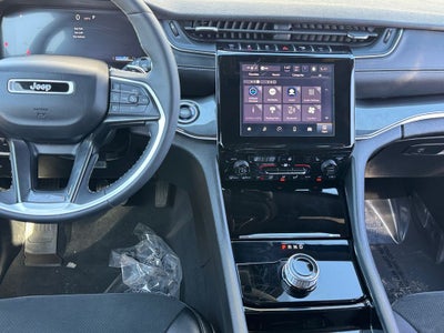2023 Jeep Grand Cherokee Altitude Power Sunroof