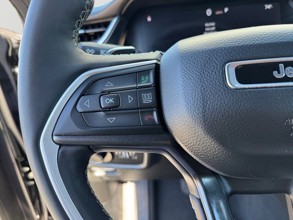 2023 Jeep Grand Cherokee Altitude Power Sunroof