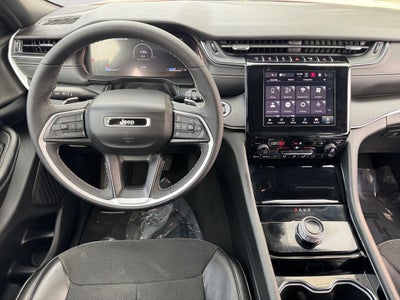 2023 Jeep Grand Cherokee Altitude Sunroof ,Capri Leatherette