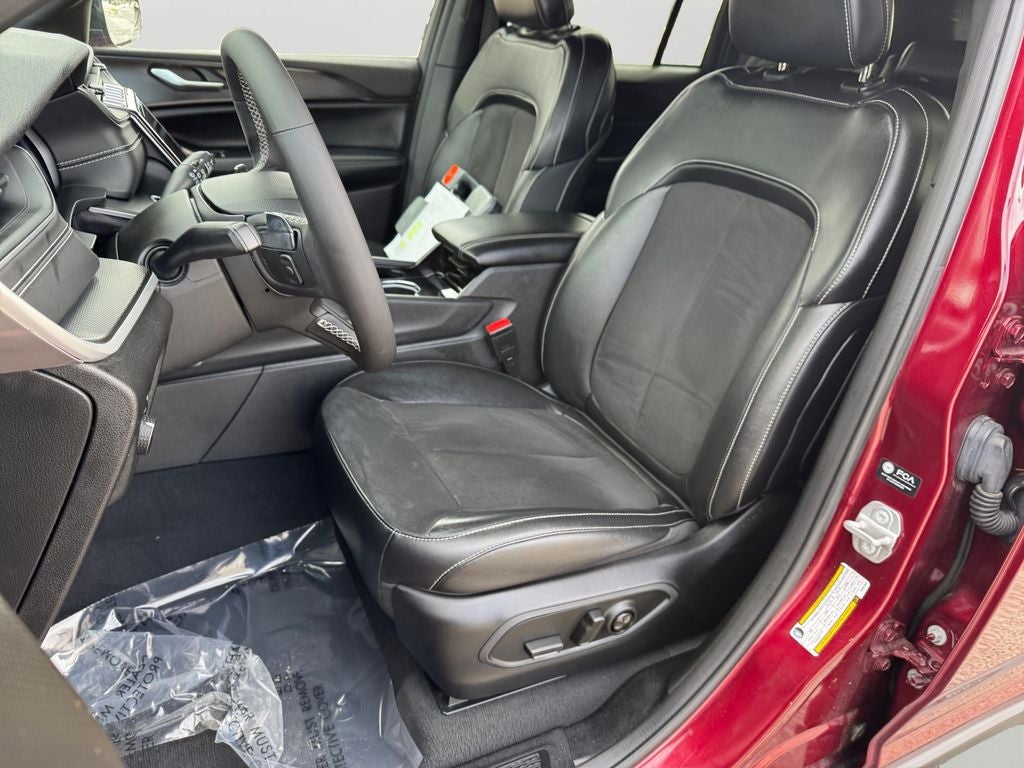 2023 Jeep Grand Cherokee Altitude Sunroof ,Capri Leatherette