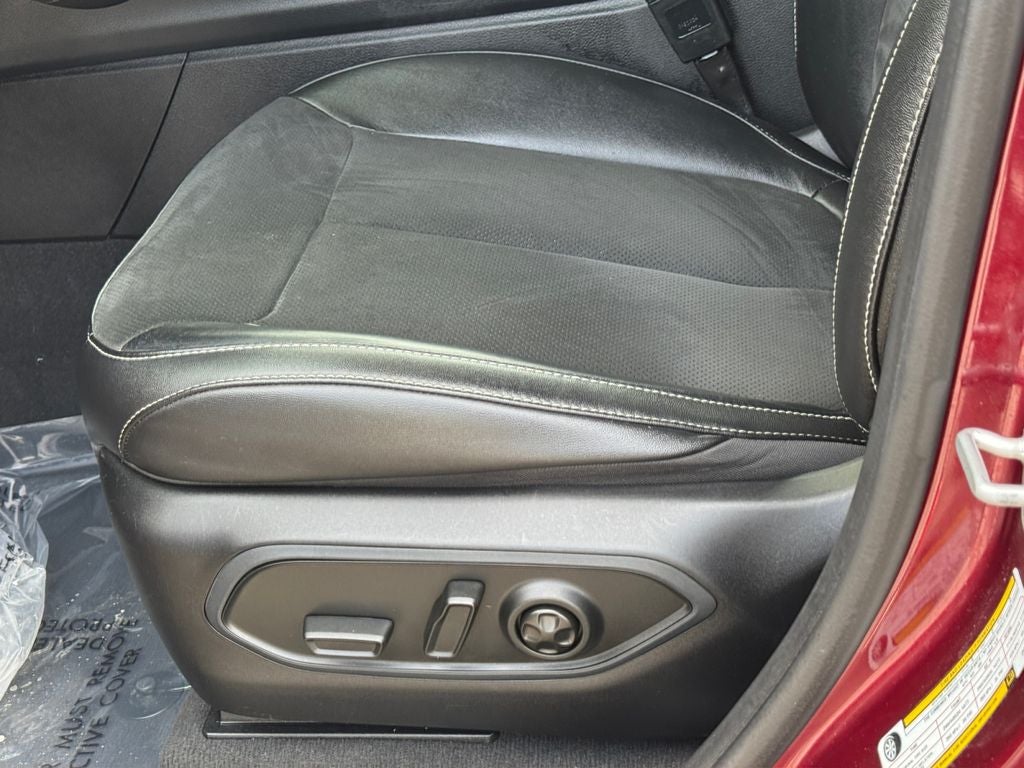 2023 Jeep Grand Cherokee Altitude Sunroof ,Capri Leatherette