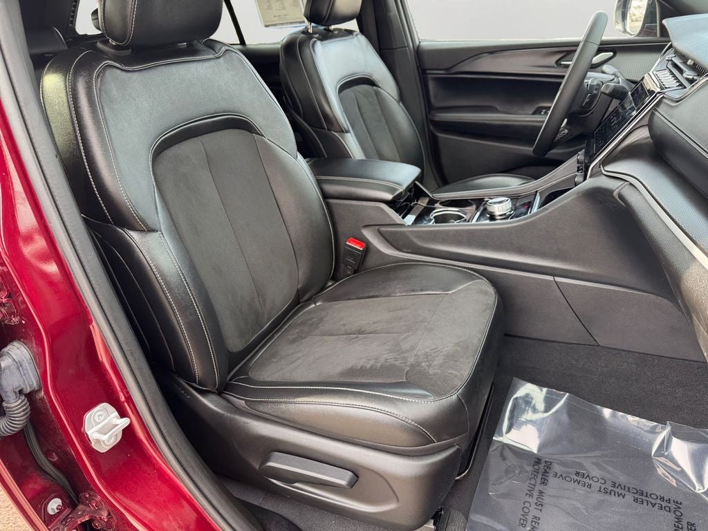 2023 Jeep Grand Cherokee Altitude Sunroof ,Capri Leatherette