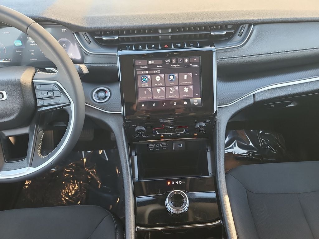 2023 Jeep Grand Cherokee L Laredo Sunroof