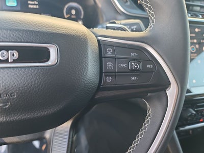 2023 Jeep Grand Cherokee L Laredo Sunroof