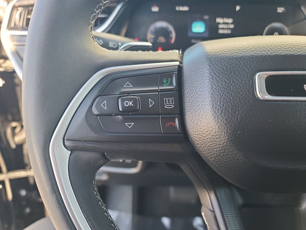 2023 Jeep Grand Cherokee L Laredo Sunroof