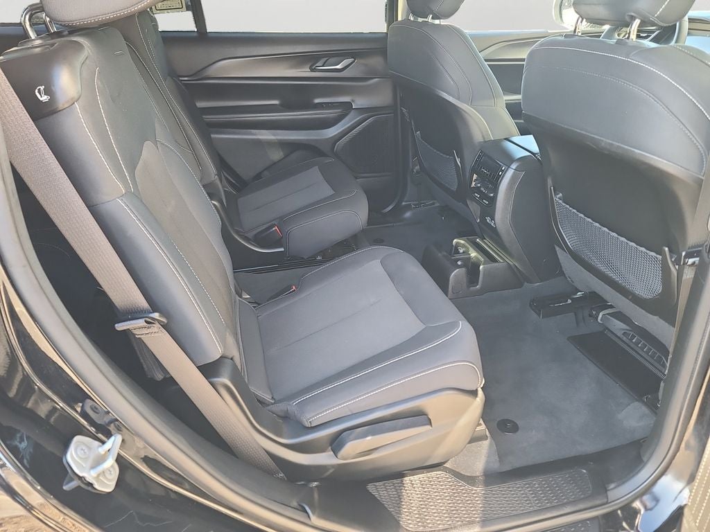 2023 Jeep Grand Cherokee L Laredo Sunroof