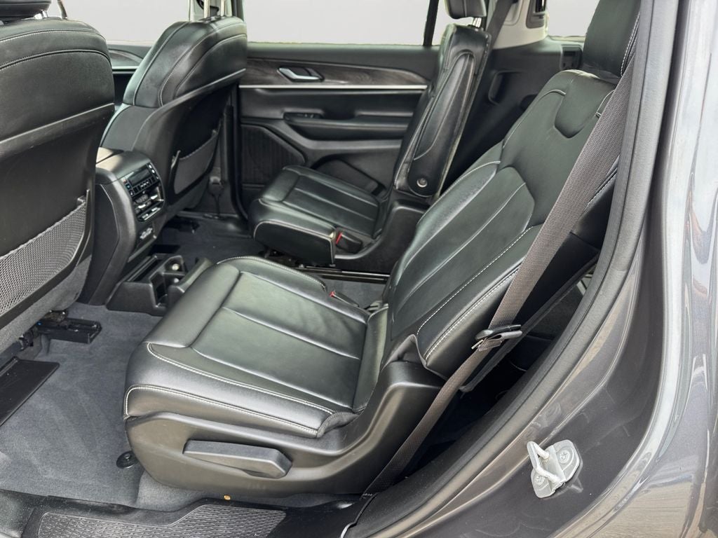 2023 Jeep Grand Cherokee L Limited Dual–Pane Panoramic Sunroof