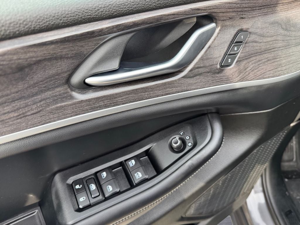 2023 Jeep Grand Cherokee L Limited Dual–Pane Panoramic Sunroof