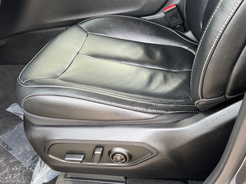 2023 Jeep Grand Cherokee L Limited Dual–Pane Panoramic Sunroof