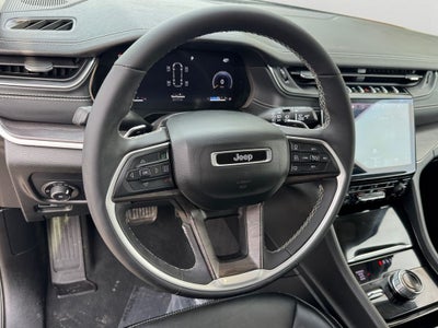 2023 Jeep Grand Cherokee L Limited Dual–Pane Panoramic Sunroof