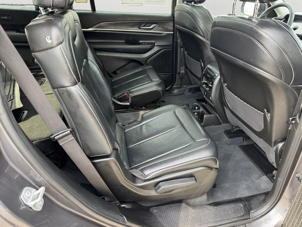 2023 Jeep Grand Cherokee L Limited Dual–Pane Panoramic Sunroof