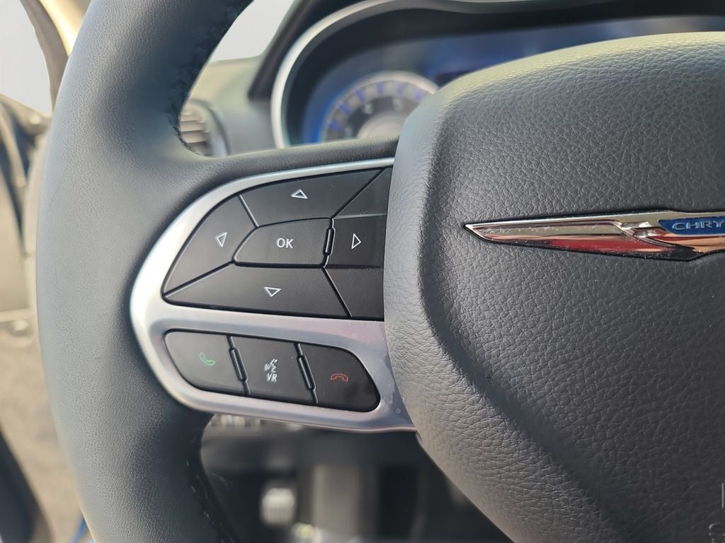 2023 Chrysler 300 Touring Safety Tec pkg