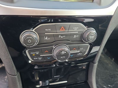 2023 Chrysler 300 Touring Safety Tec pkg