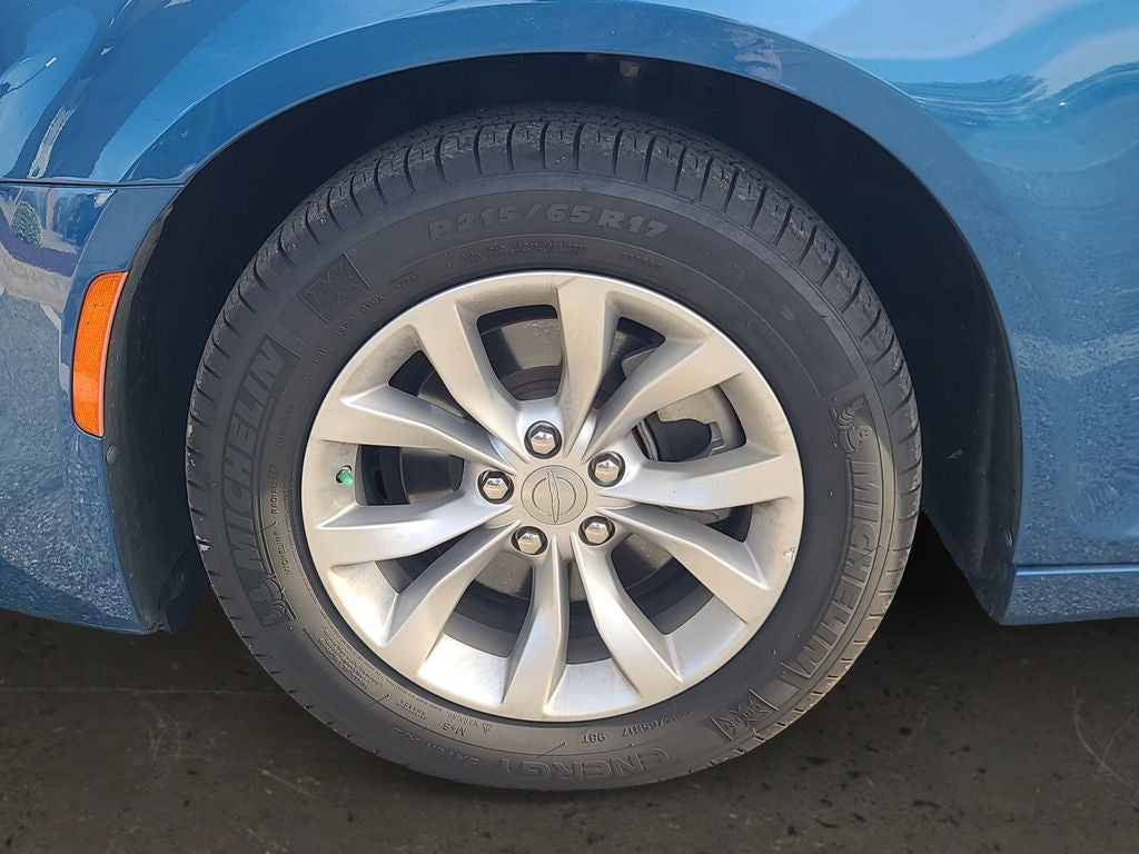 2023 Chrysler 300 Touring Safety Tec pkg