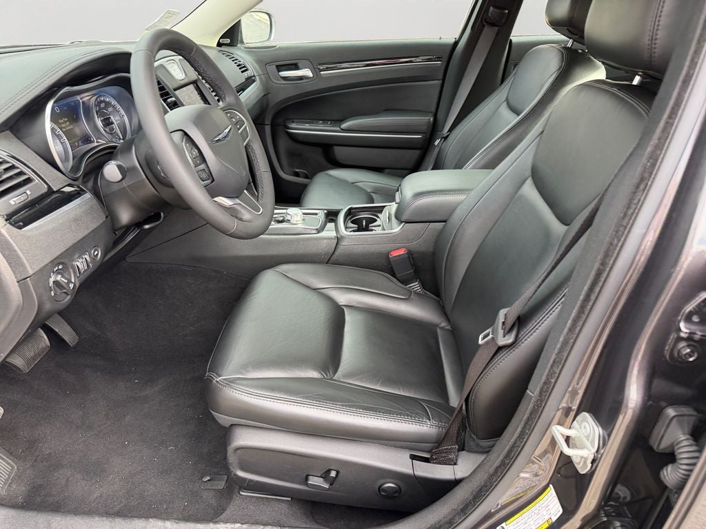 2023 Chrysler 300 Touring DualPane Panoramic Sunroof