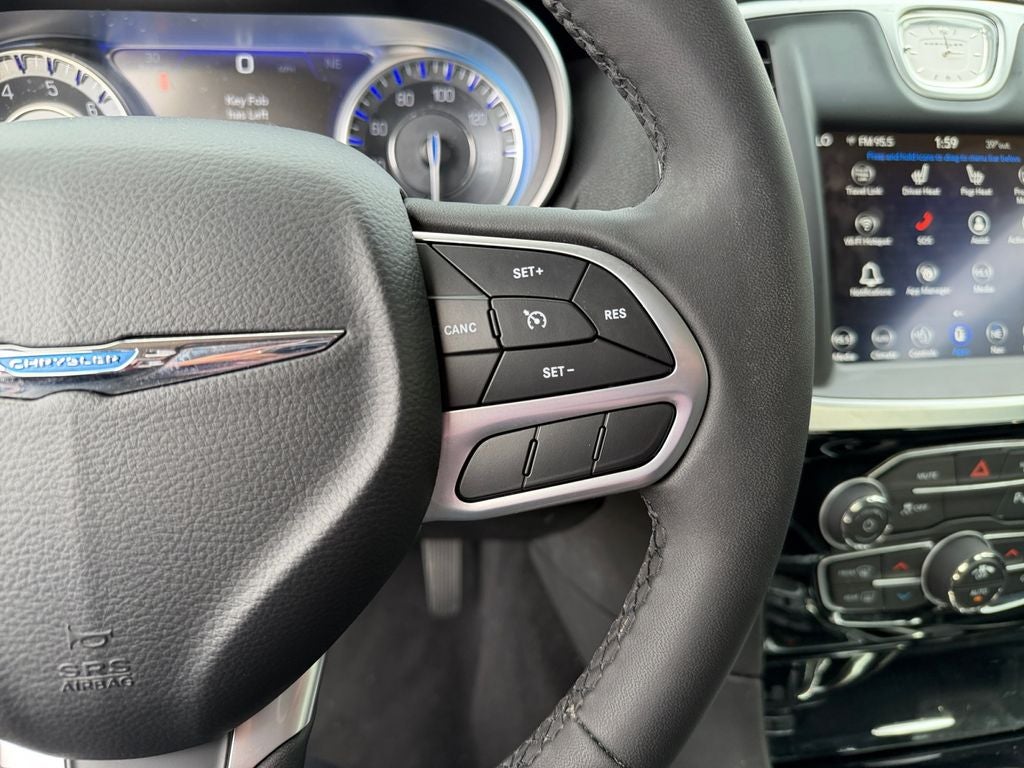 2023 Chrysler 300 Touring DualPane Panoramic Sunroof