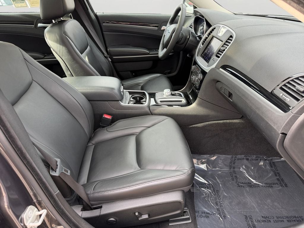 2023 Chrysler 300 Touring DualPane Panoramic Sunroof