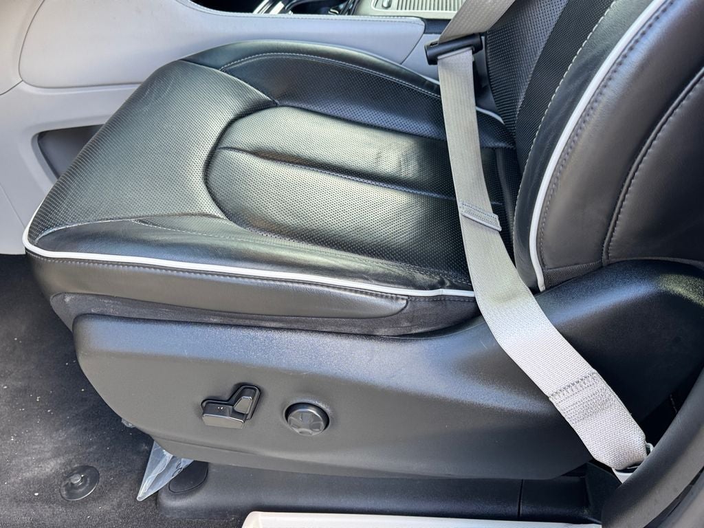 2023 Chrysler Pacifica Limited Nappa Leather
