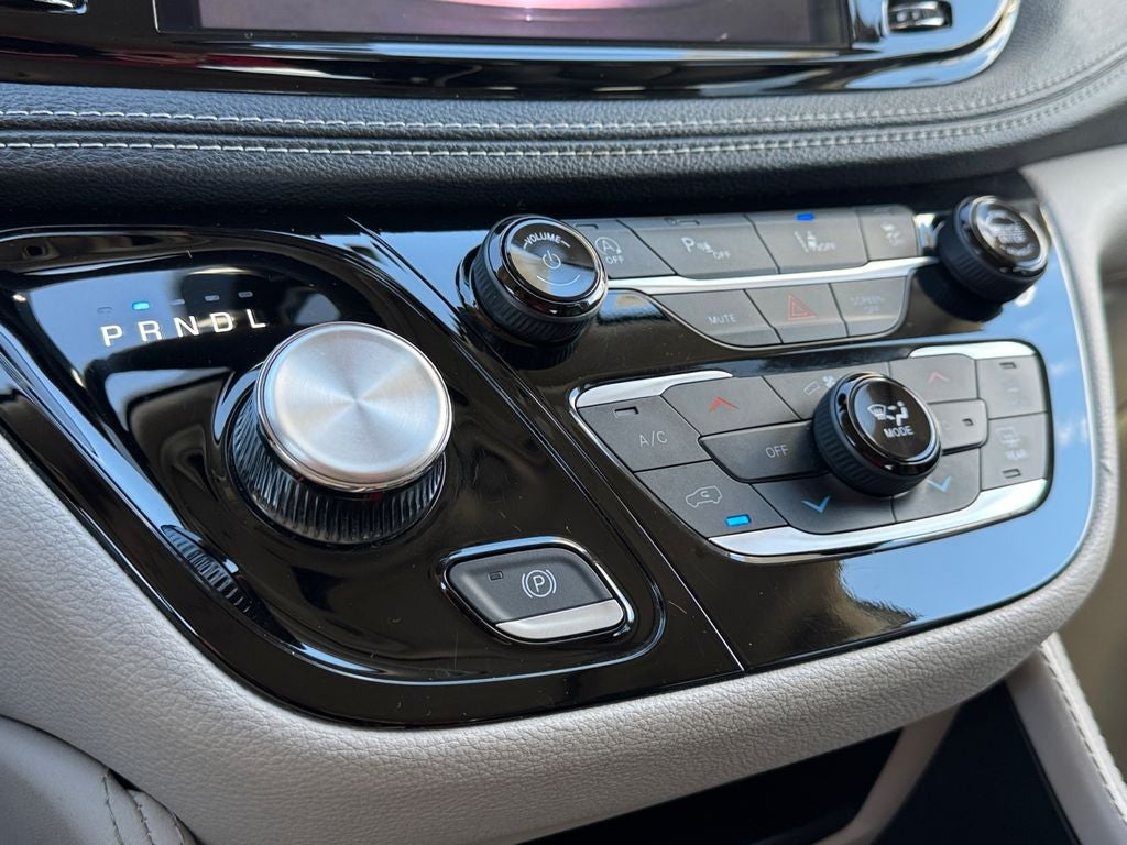 2023 Chrysler Pacifica Limited Nappa Leather