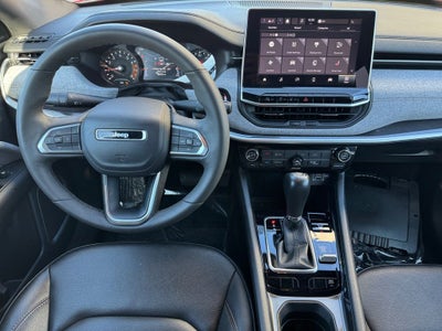 2023 Jeep Compass Latitude Lux Dual–Pane Panoramic Sunroof