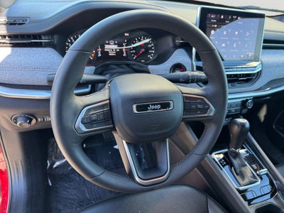 2023 Jeep Compass Latitude Lux Dual–Pane Panoramic Sunroof