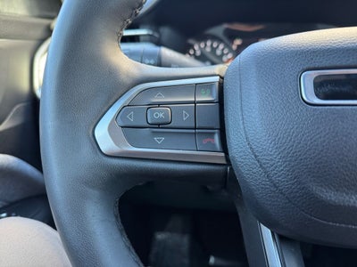 2023 Jeep Compass Latitude Lux Dual–Pane Panoramic Sunroof