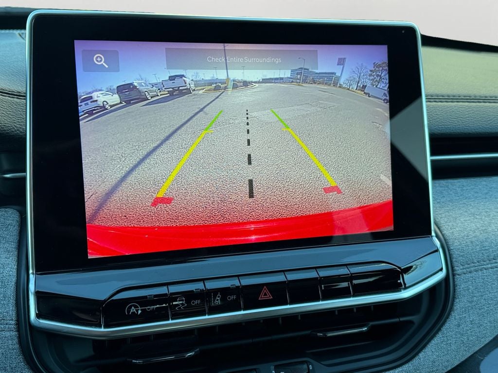 2023 Jeep Compass Latitude Lux Dual–Pane Panoramic Sunroof