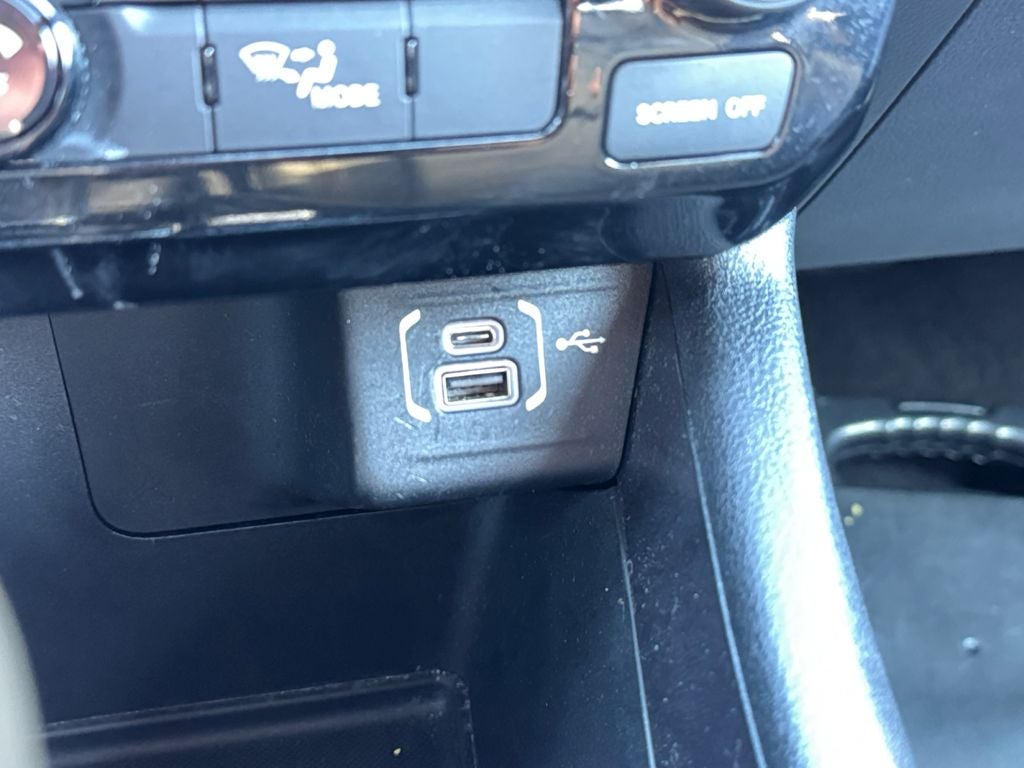 2023 Jeep Compass Latitude Lux Dual–Pane Panoramic Sunroof