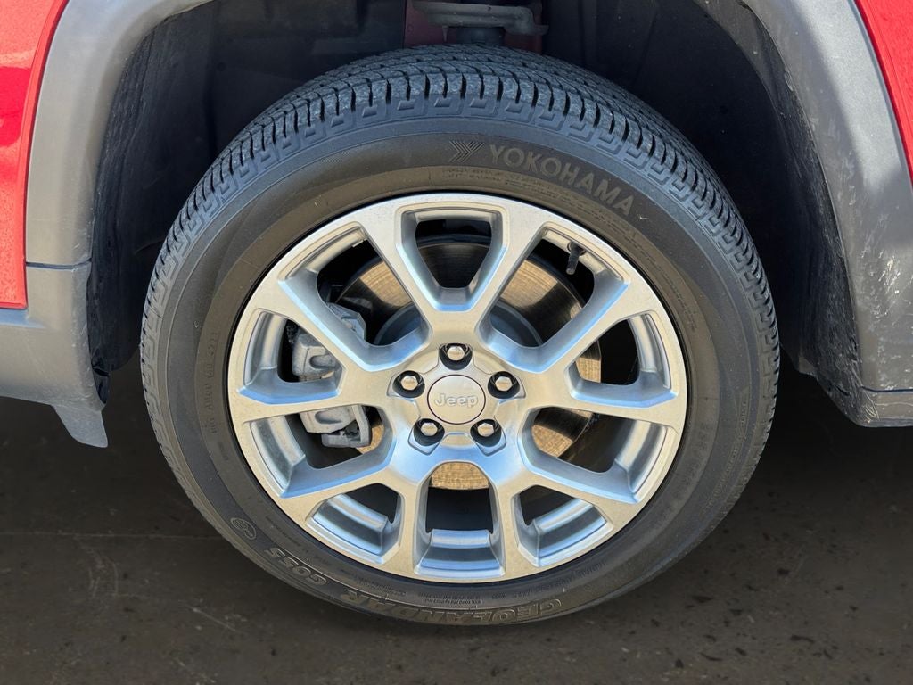 2023 Jeep Compass Latitude Lux Dual–Pane Panoramic Sunroof