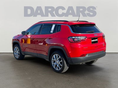 2023 Jeep Compass Latitude Lux Dual–Pane Panoramic Sunroof