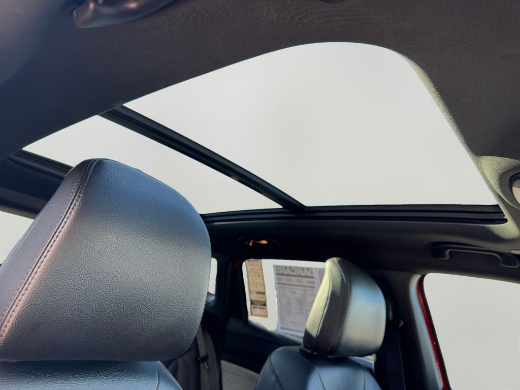 2023 Jeep Compass Latitude Lux Dual–Pane Panoramic Sunroof