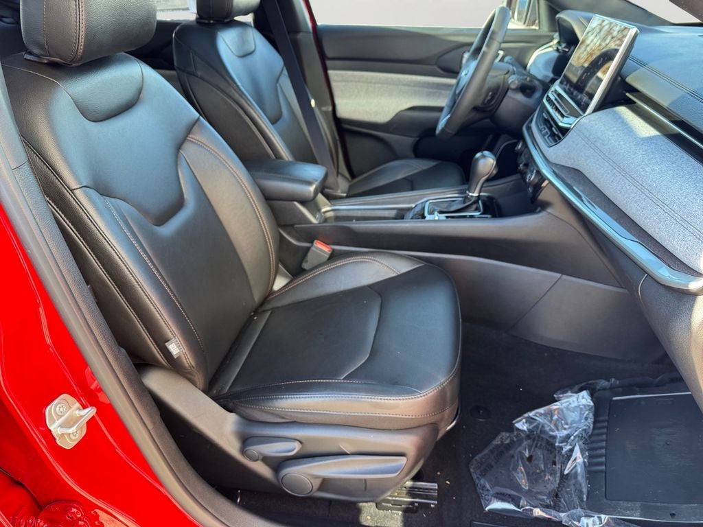 2023 Jeep Compass Latitude Lux Dual–Pane Panoramic Sunroof